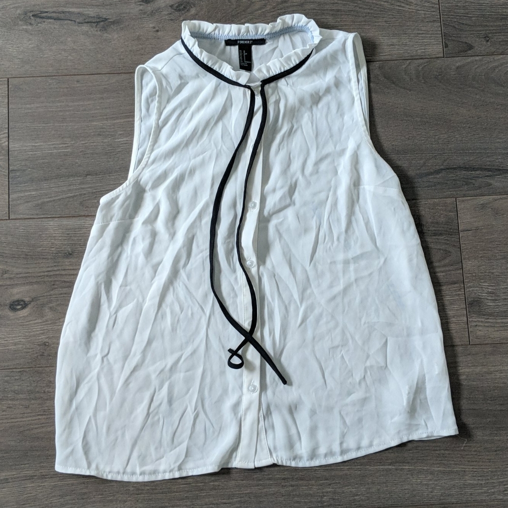 Forever21 💕2/$30💕 White Top